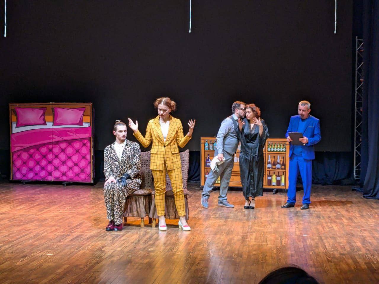 Фото 2 з вистави